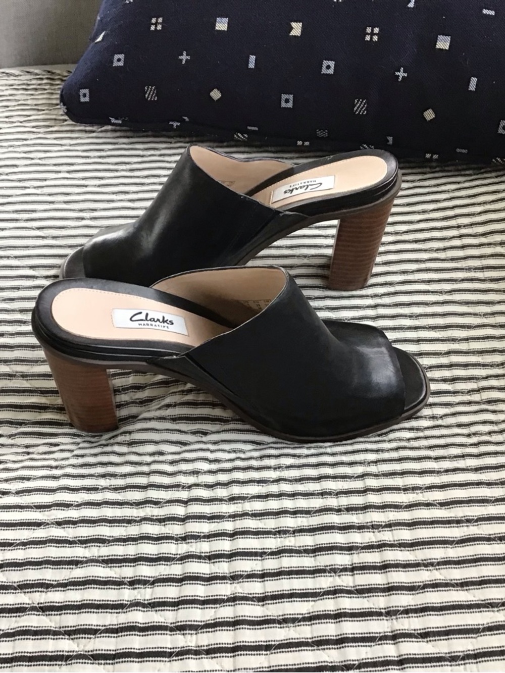 Clarks “New” Narrative Black Leather Open-Toe Mule Heels 8M